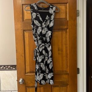 41 Hawthorn Wrap Dress SZ L